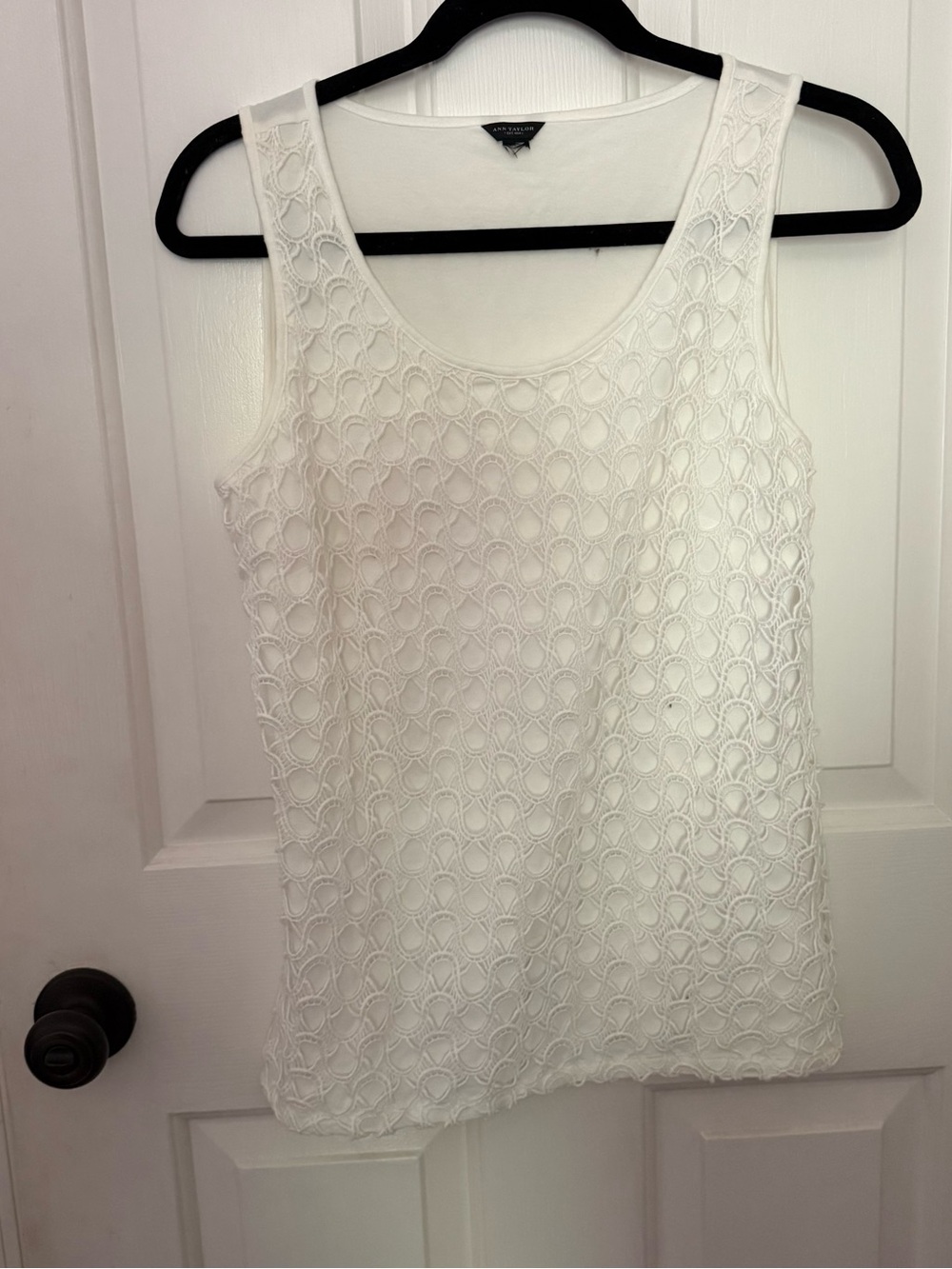 Ann Taylor White Lace Overlay Scoop Neck Tank